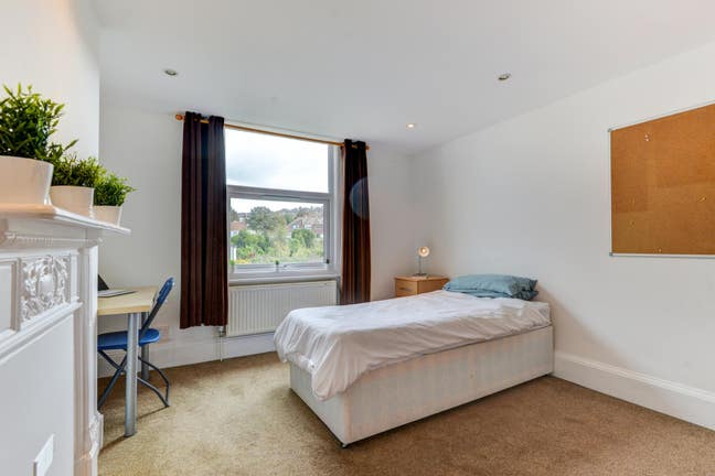 ⭐⭐Double Bedroom in Central location⭐⭐ Main Photo