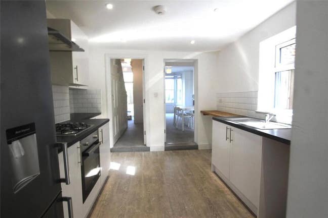 Double Room in a 7 Bedroom House Share - SE6 Main Photo