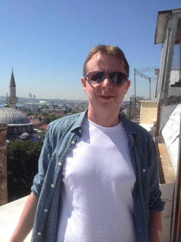 Professional Male seeks a single or double room Main Photo