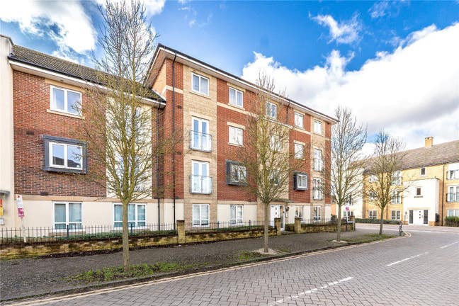 Modern double bedrrom in 2 bedroom apartment Main Photo