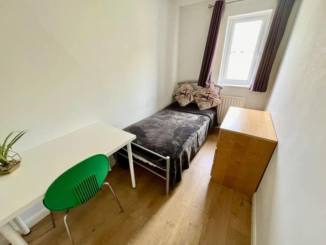 Towan Avenue MK6 2Du Main Photo