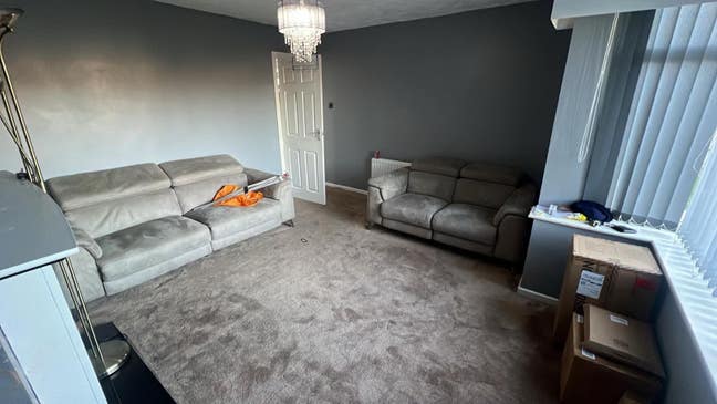 2 bedrooms available Main Photo