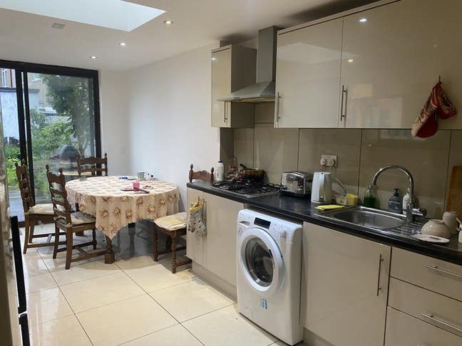 2 Lovely double rooms available to let in welling Main Photo