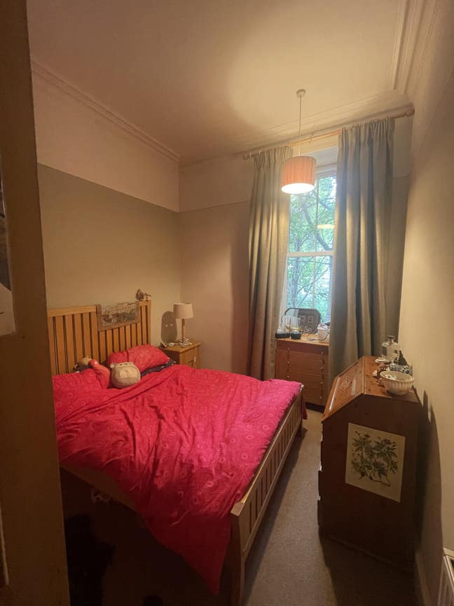Room in Edinburgh available 6 weeks in September Main Photo