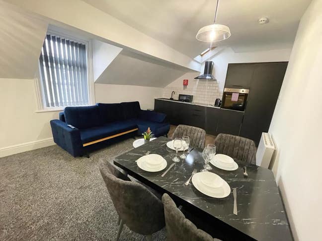 1 Bed Flat Furnished In Blackpool Town Center Main Photo