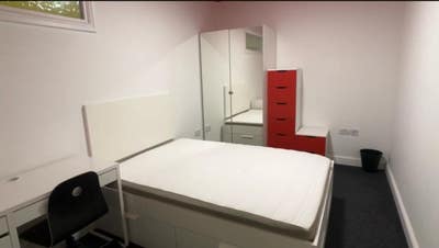 3 Bedroom Apartment Available as individual rooms  Main Photo