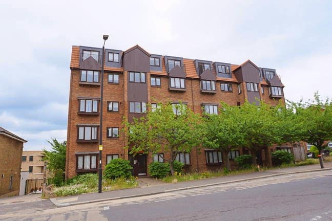 Selection of Brand New Modern Studio Flats in N14 Main Photo