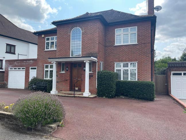 Beautiful Large Detached House Main Photo