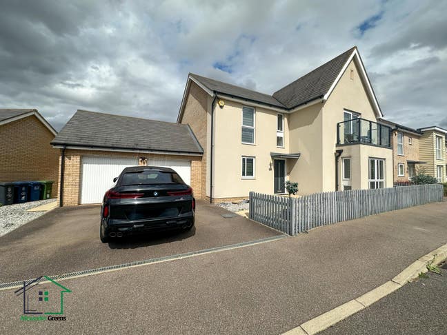 Beautiful 5 Bedroom Detached House in Cambourne Main Photo