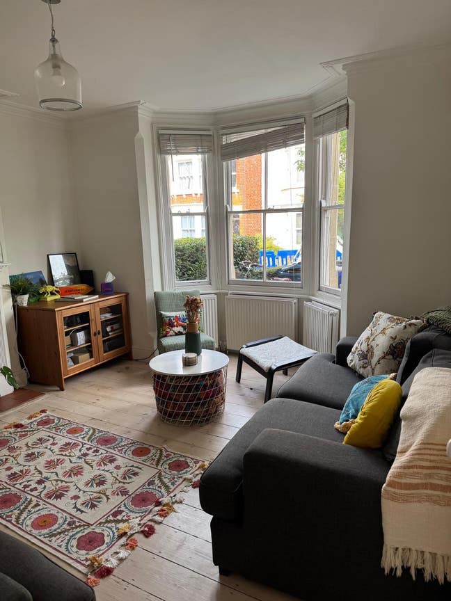 Sublet: Beautiful Room Available in Cowley Home  Main Photo