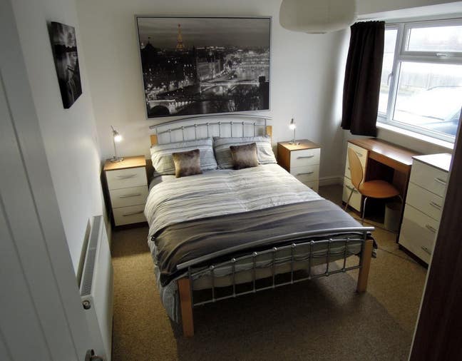 Quiet double room in friendly prof house Main Photo