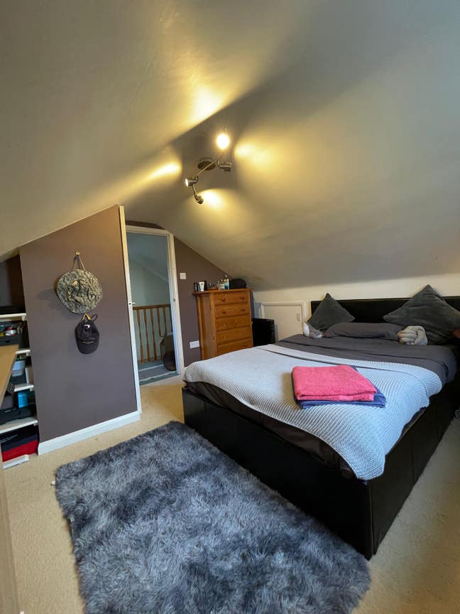 Double room and single room in shared house Main Photo