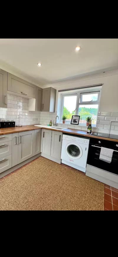 One bed, annexe.  Main Photo