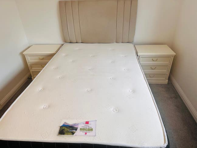 Modern double room for rent available asap Main Photo
