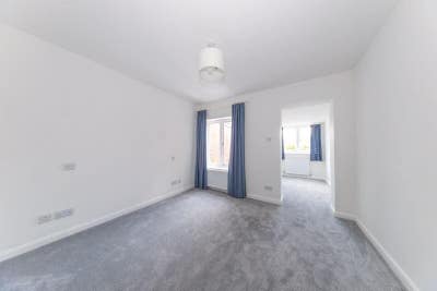 Double Bedroom with En-suite,  Study/Dressing Room Main Photo