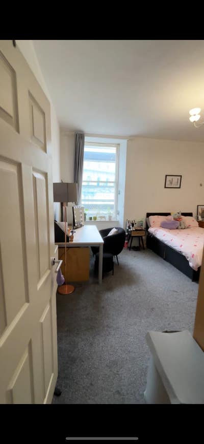 City Centre-Spare room  Main Photo