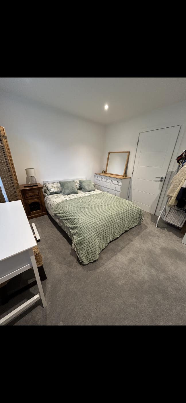 En suite room to rent in New build Townhouse Main Photo