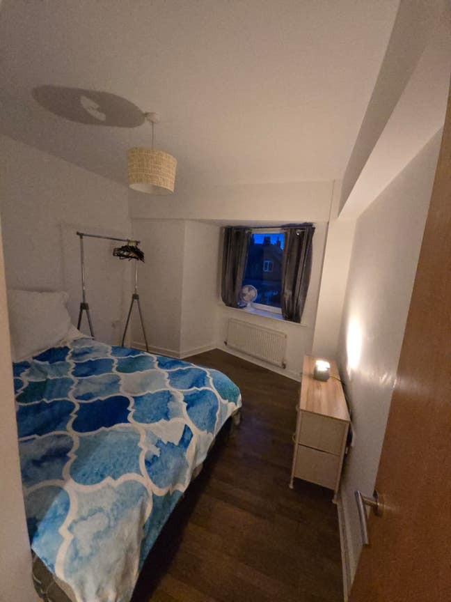 Studio / with private own bathroom  Main Photo