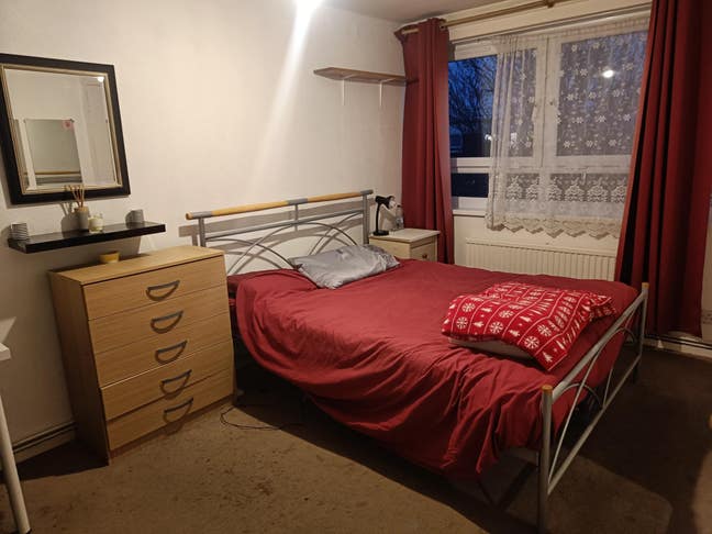 Spacious  Double Room ( Bills inclusive) Main Photo