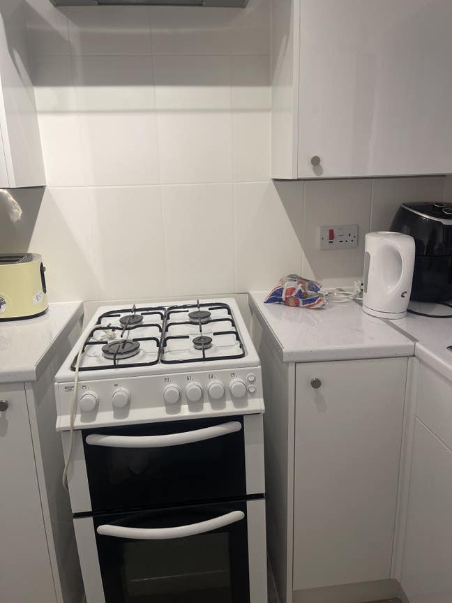 A single room in a two bed flat Main Photo