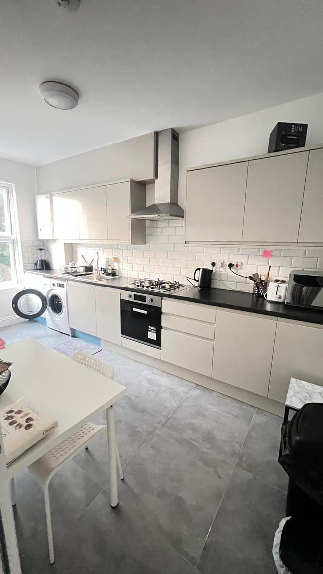 Spacious Double Room in Seven Sisters Main Photo