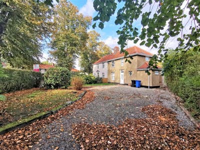 Student House Very Near To University  Main Photo