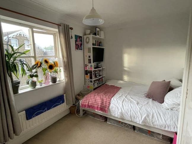 Bright double in lovely house w/ a garden Main Photo