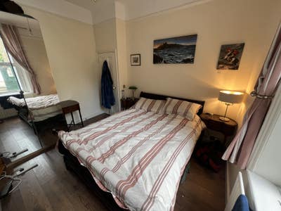Spare room in a one bed flat Fulham Main Photo