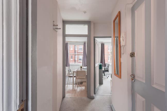 ✨ All-Inclusive 2-bed Flat - Students Only ✨ Main Photo