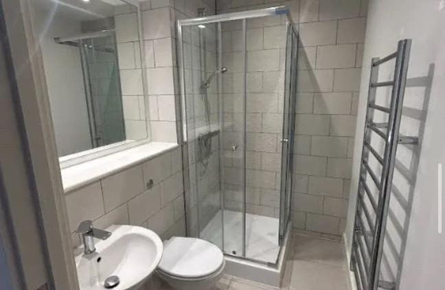 Ensuite double bedroom shared flat in Salford Main Photo