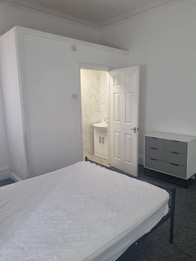 All Bills Included - Must View **Ensuite Double** Main Photo