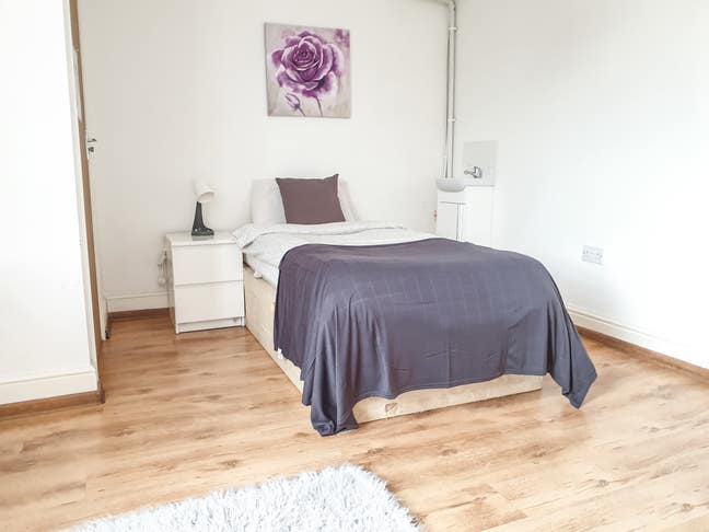 Spacious rooms in friendly Willenhall house share Main Photo