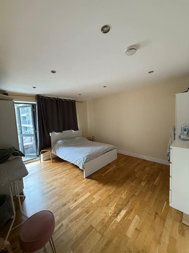 Sooo Spacious !! Live in Centre! Main Photo