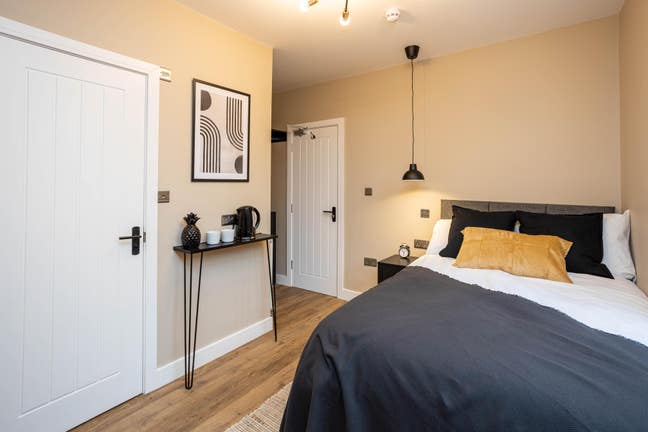 Double Ensuite Room in Quality Co-Living Main Photo