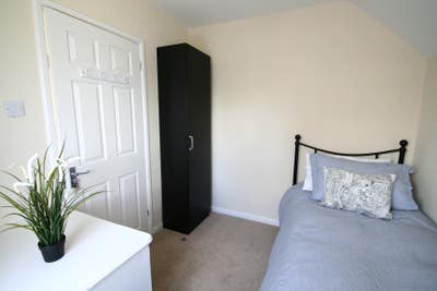 Single room available 01/08/25 Main Photo