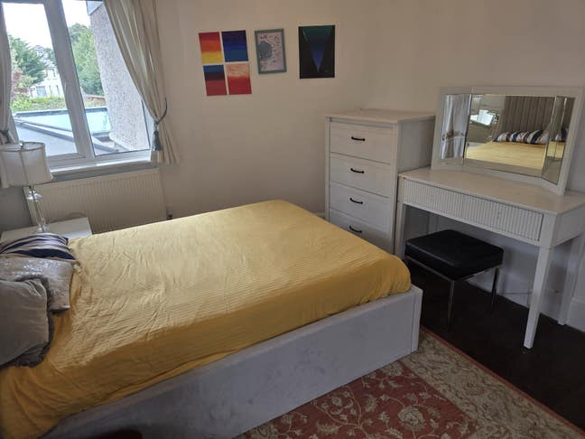 Cosy double bed room. Main Photo