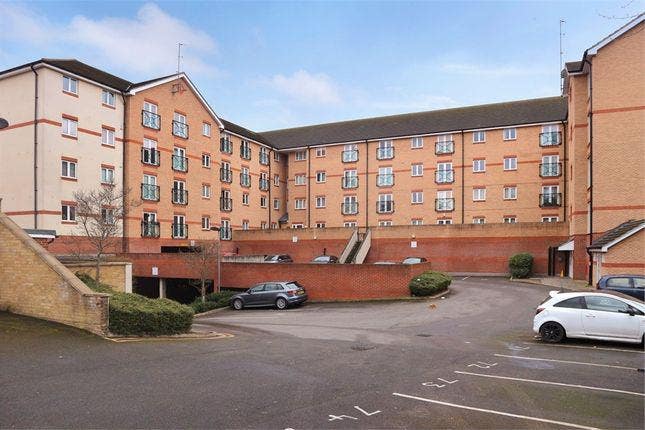 Modern One Bedroom Flat in Greenford Main Photo