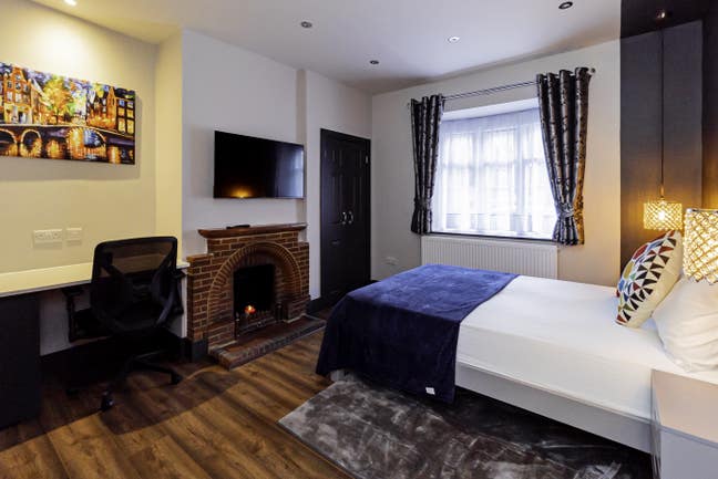 💥London Heathrow Home💥Ensuite Rooms Main Photo