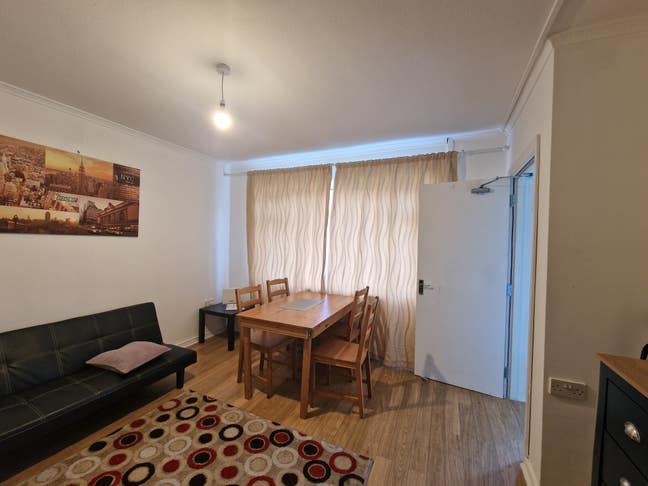 Rooms in a friendly shared house Main Photo