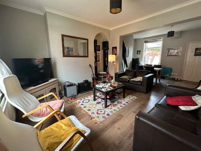 2 Double Rooms Available in Heaton Houseshare Main Photo