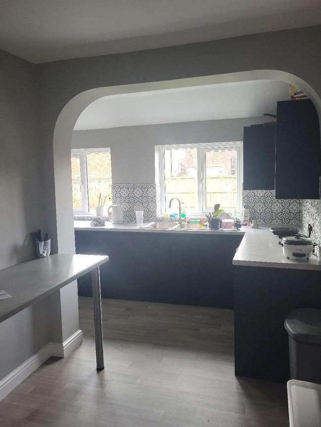Single/Double Rooms available - newly renovated  Main Photo