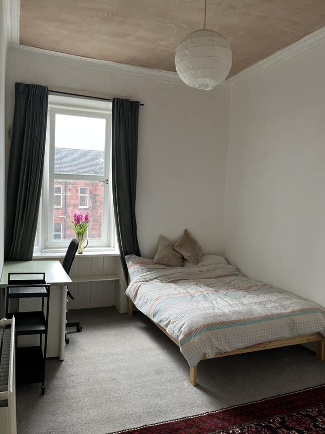 Room available in 3-bed student flat in Woodlands Main Photo