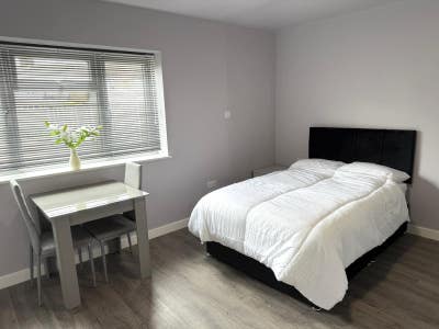 New Refurbished Ensuite Room in Swanscombe!! Main Photo