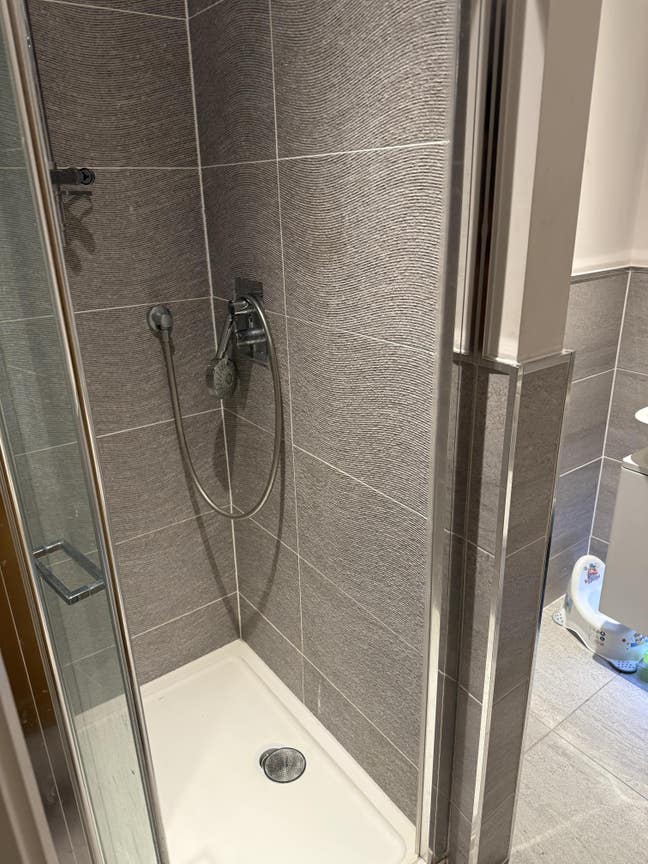 Single room in Gilston Main Photo