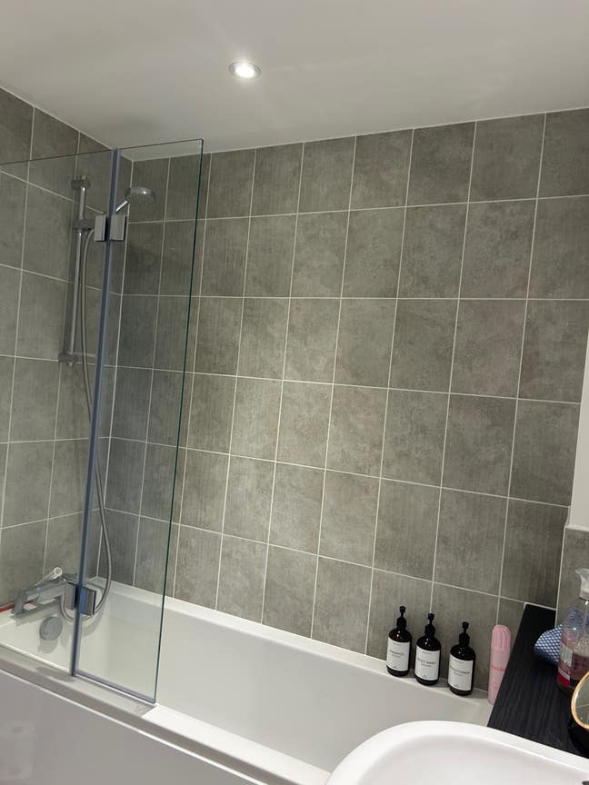 Burghfield Double Room Available  Main Photo