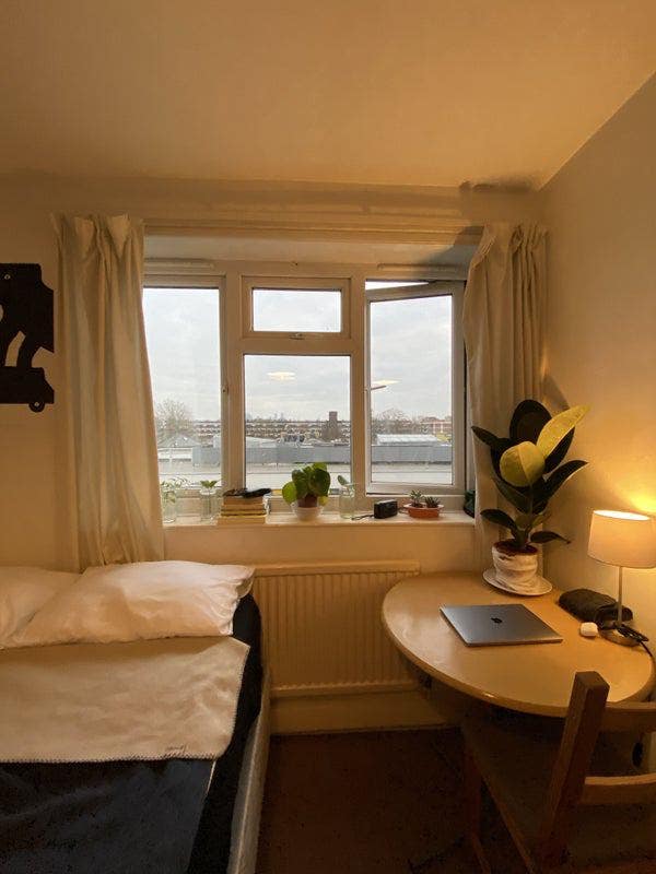 3 Furnished rooms to let in  London E9 Main Photo