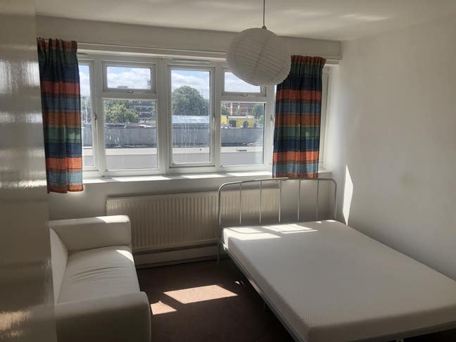 3 Furnished rooms to let in  London E9 Main Photo