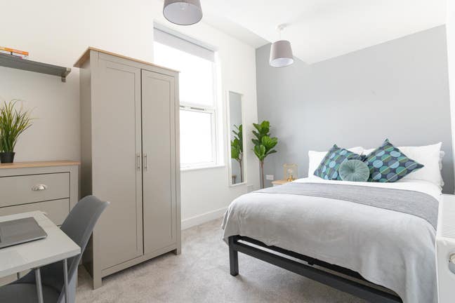 Modern 6 Bed Shared House - Ideal Location! Main Photo