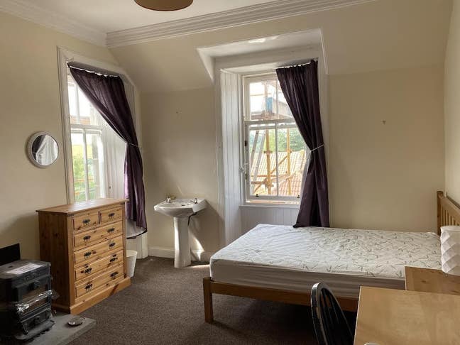 Room in shared farmhouse in idyllic setting Main Photo