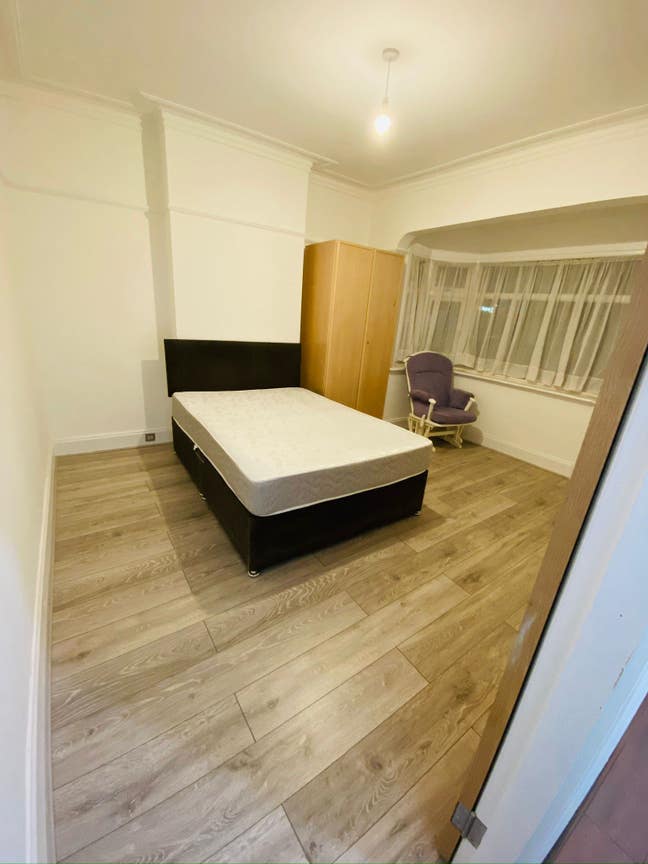 Spacious 2 Double Rooms for Rent – CR0 Main Photo